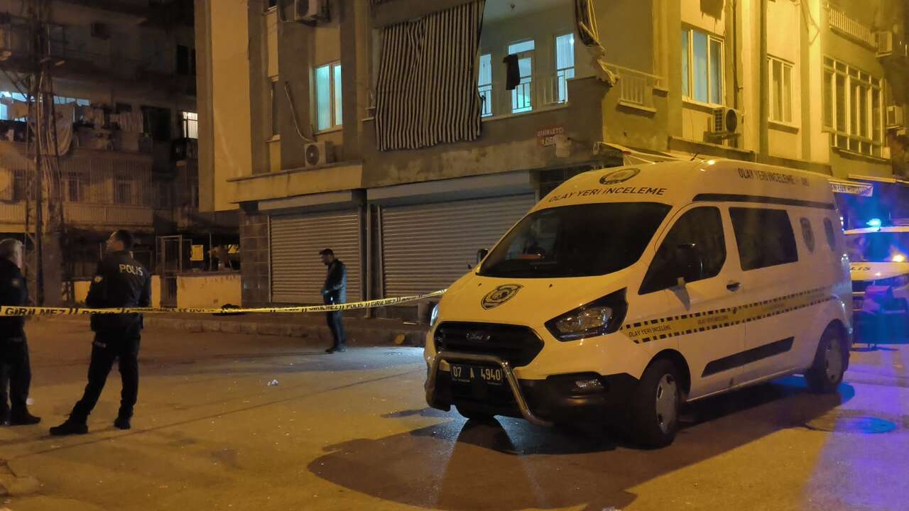 Gece vakti komşu kavgası! 2 kişi pompalı tüfekle vuruldu 11